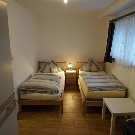 Apartment Zirkusstrasse ลีโอเบน ภายนอก รูปภาพ