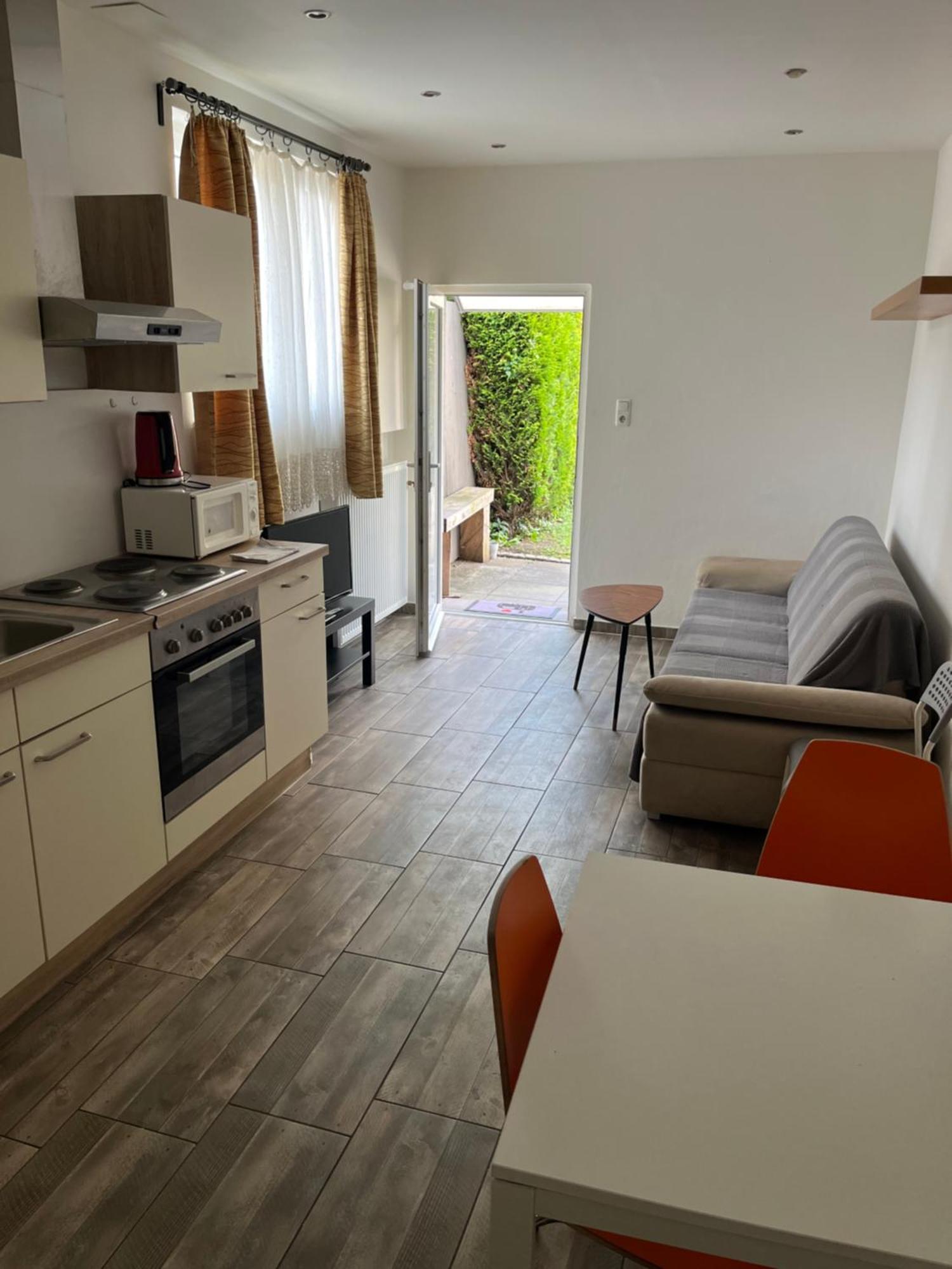 Apartment Zirkusstrasse ลีโอเบน ภายนอก รูปภาพ
