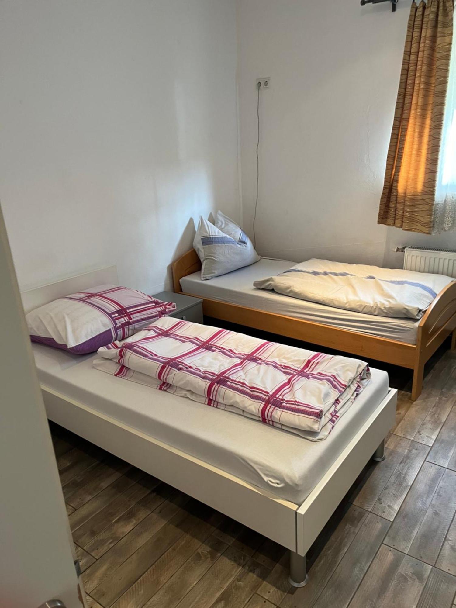 Apartment Zirkusstrasse ลีโอเบน ภายนอก รูปภาพ