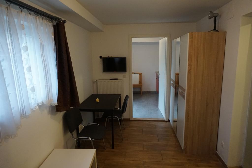 Apartment Zirkusstrasse ลีโอเบน ภายนอก รูปภาพ